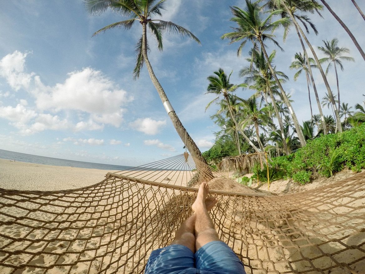 beach-1868047_1280-1.jpg